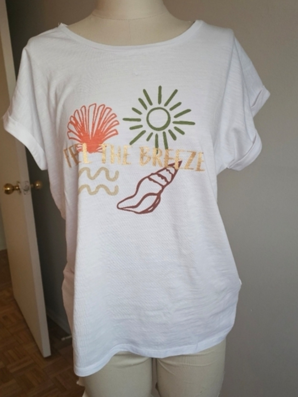White Short Sleeve Graphic Tee with Beach Motif